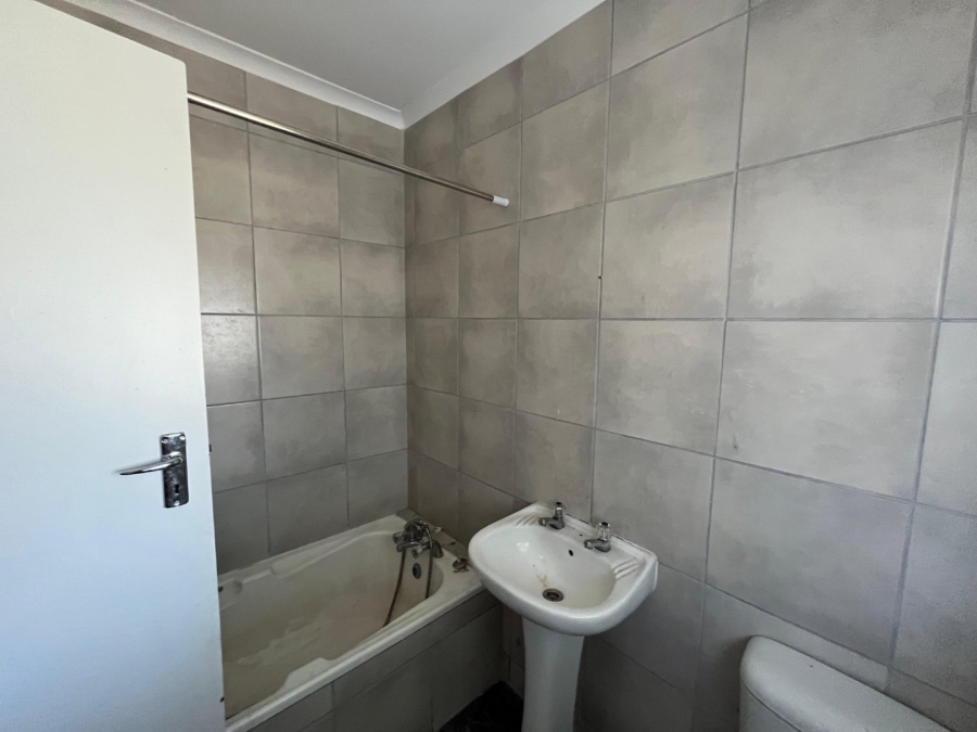 2 Bedroom Property for Sale in Table View Western Cape